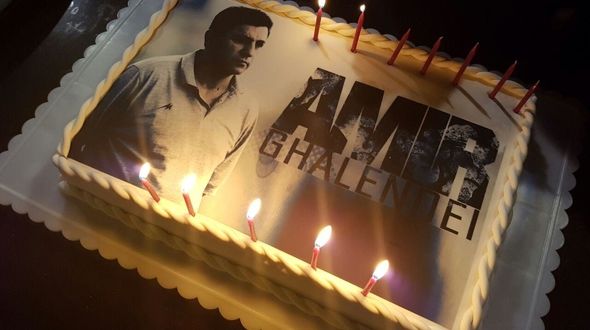 سوپرایز سرمربی تراکتور/ قلعه‌نویی کیک 53 سالگی را فوت کرد+عکس